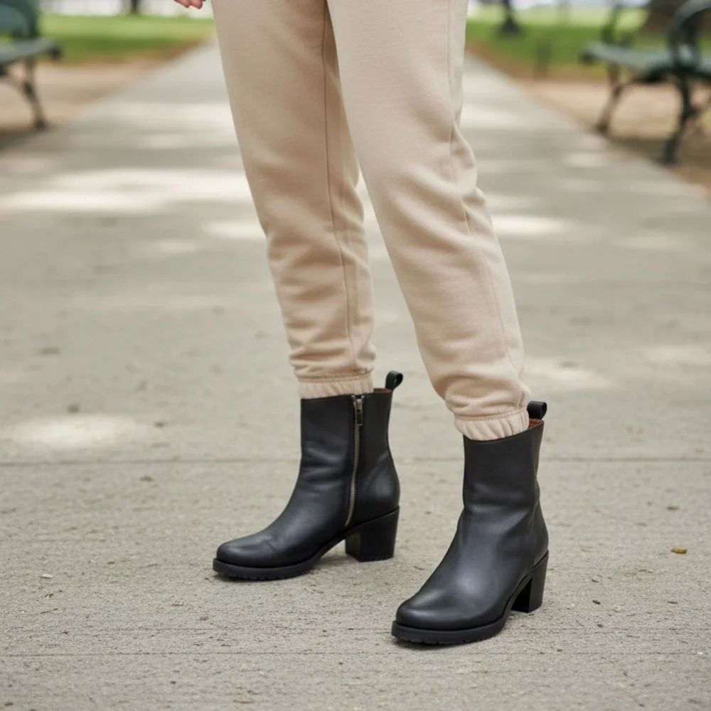Black Leather Ankle Boots- Ladies Frye Ankle Leather Boots - Picture 4 of 13